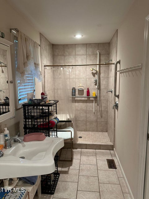 Photo #18: 5207 Roan Street