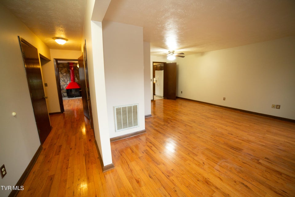 Photo #5: 421 Eastley Court