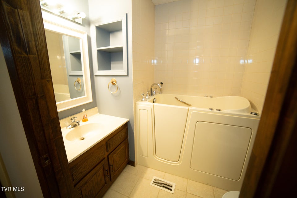 Photo #8: 421 Eastley Court