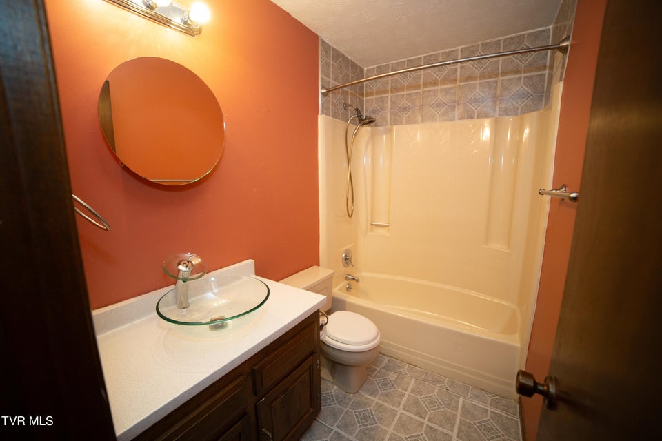 Photo #12: 421 Eastley Court