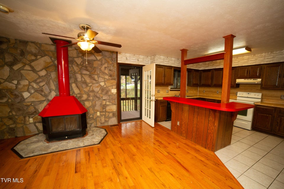 Photo #2: 421 Eastley Court