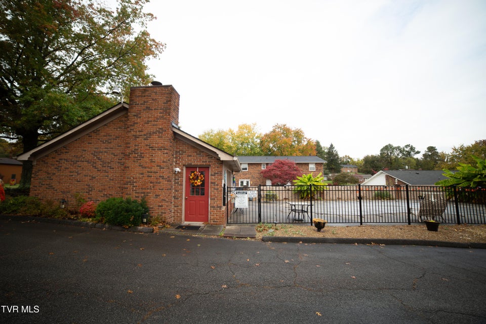 Photo #34: 421 Eastley Court