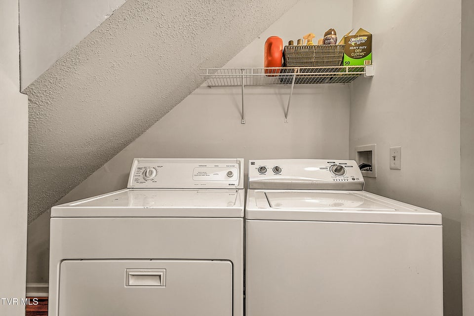 Photo #16: 128 Flint Street