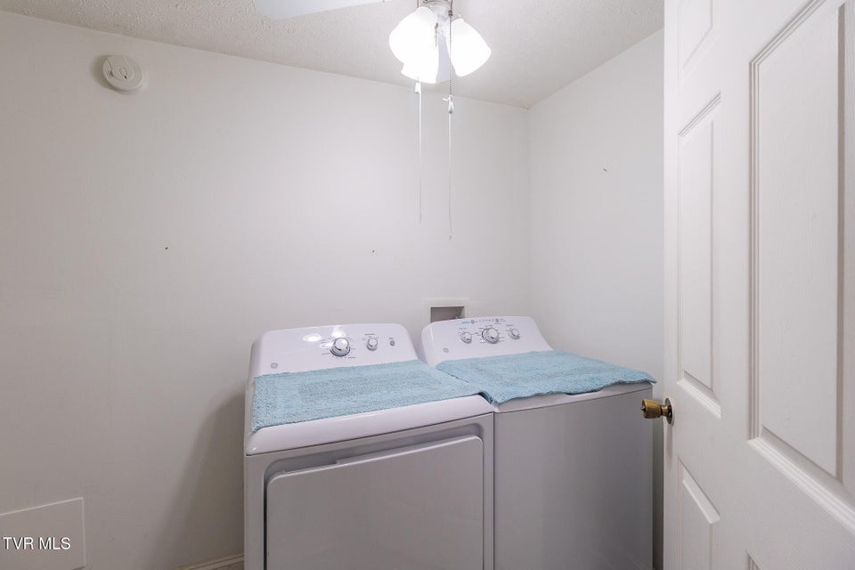 Photo #16: 325 Virgil Avenue