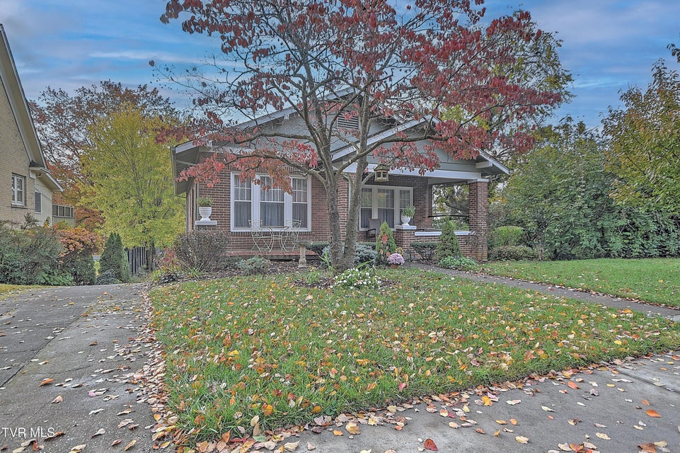 Photo #5: 824 Arlington Avenue