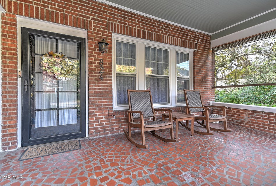 Photo #7: 824 Arlington Avenue