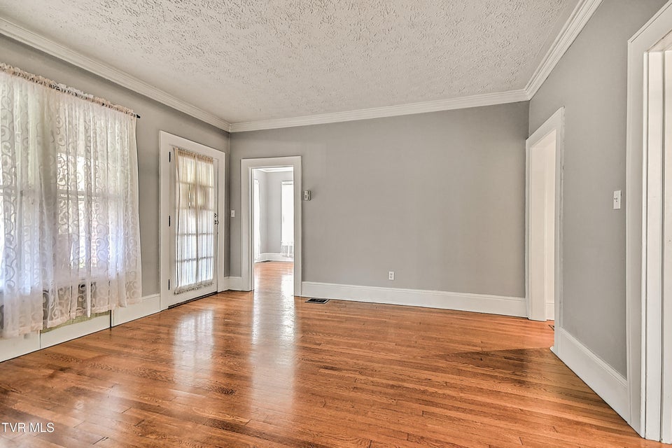 Photo #11: 824 Arlington Avenue