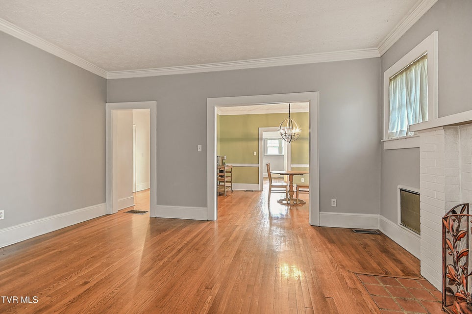 Photo #12: 824 Arlington Avenue