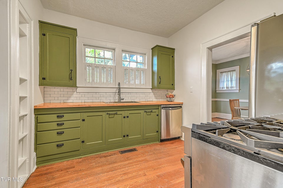 Photo #20: 824 Arlington Avenue