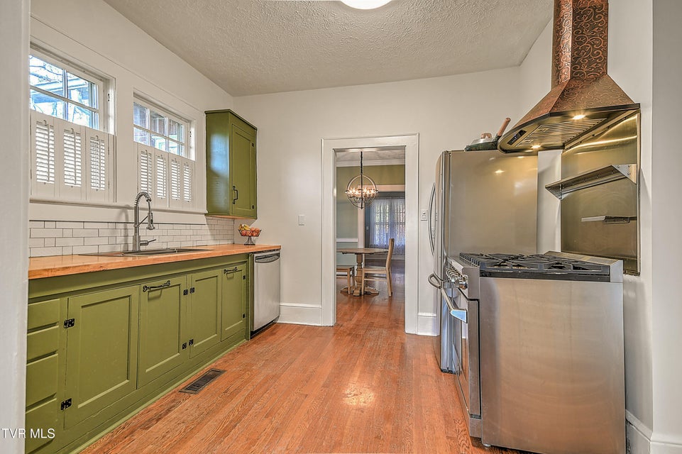 Photo #21: 824 Arlington Avenue