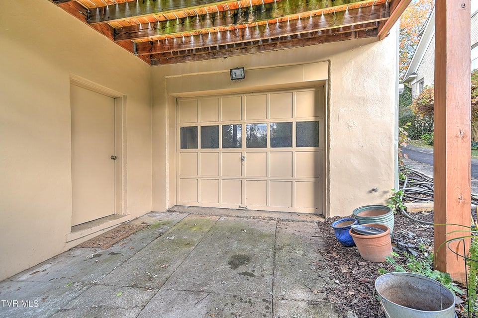 Photo #33: 824 Arlington Avenue