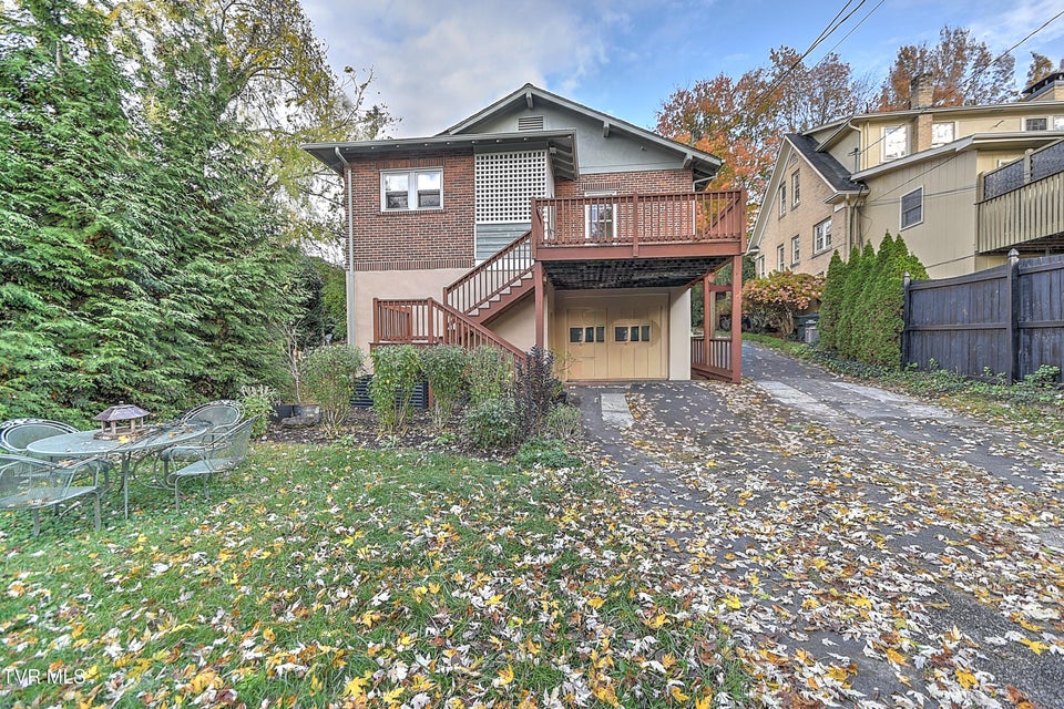 Photo #37: 824 Arlington Avenue