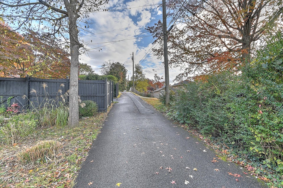 Photo #40: 824 Arlington Avenue