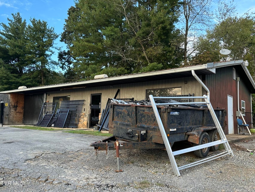 Photo #3: 5015 Memorial Boulevard