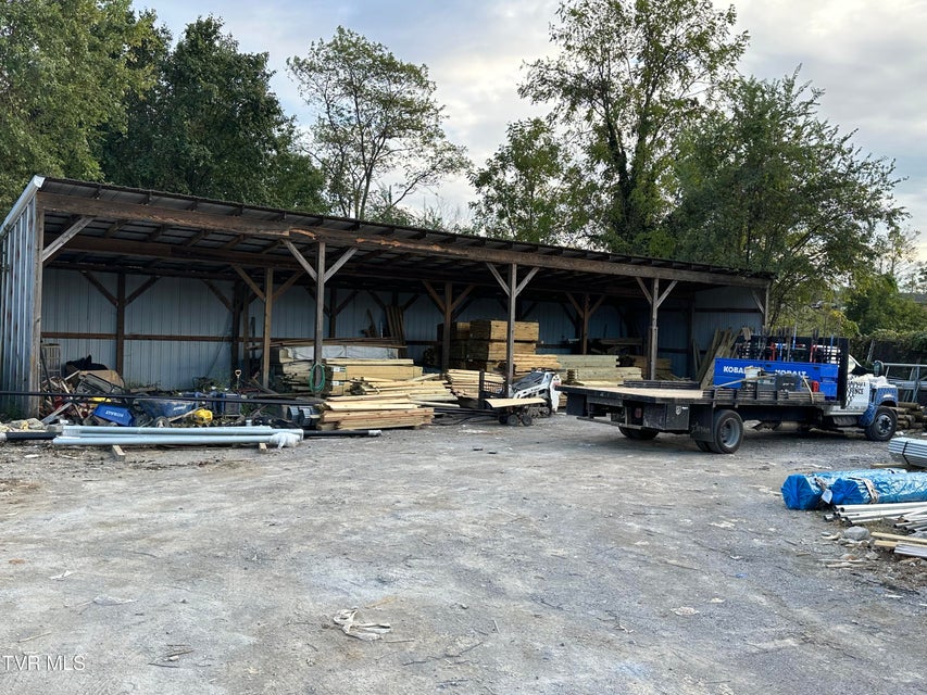 Photo #4: 5015 Memorial Boulevard