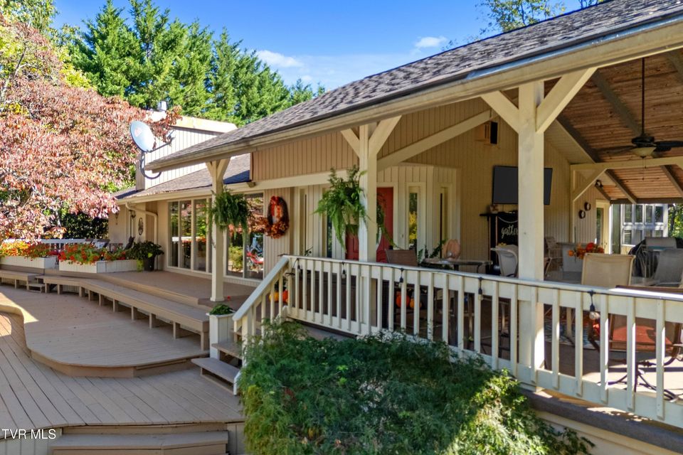 Photo #37: 1184 Mimosa Drive