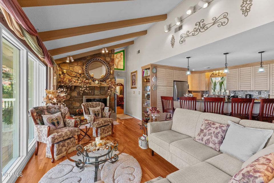 Photo #4: 1184 Mimosa Drive