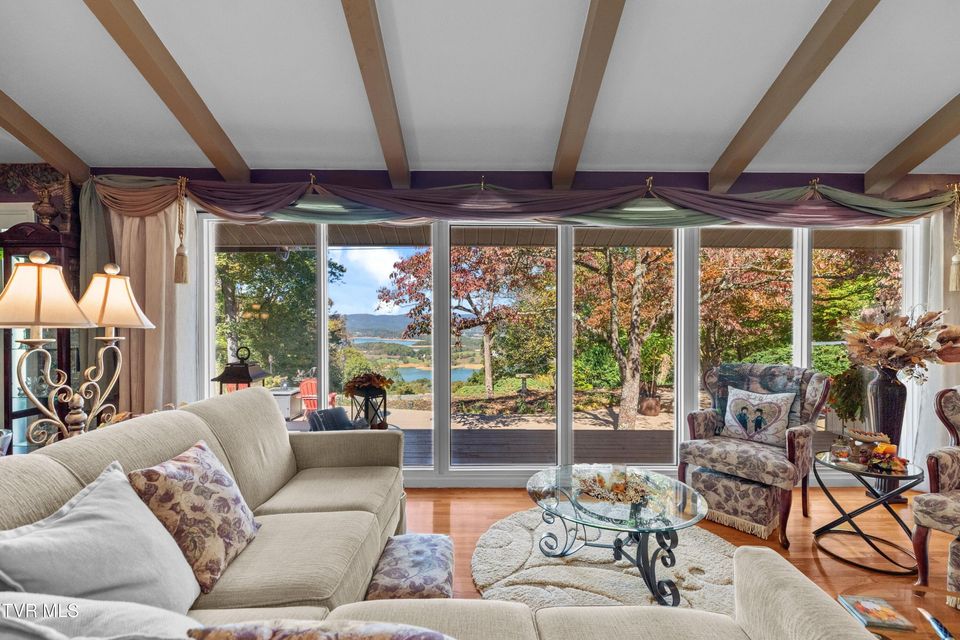 Photo #3: 1184 Mimosa Drive