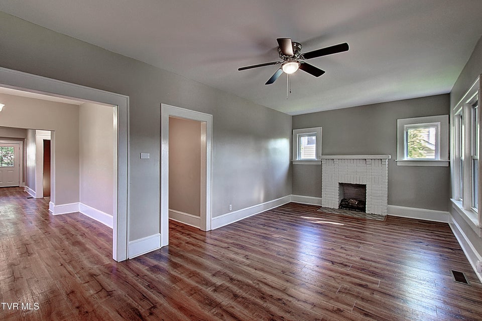 Photo #8: 511 Watauga Avenue