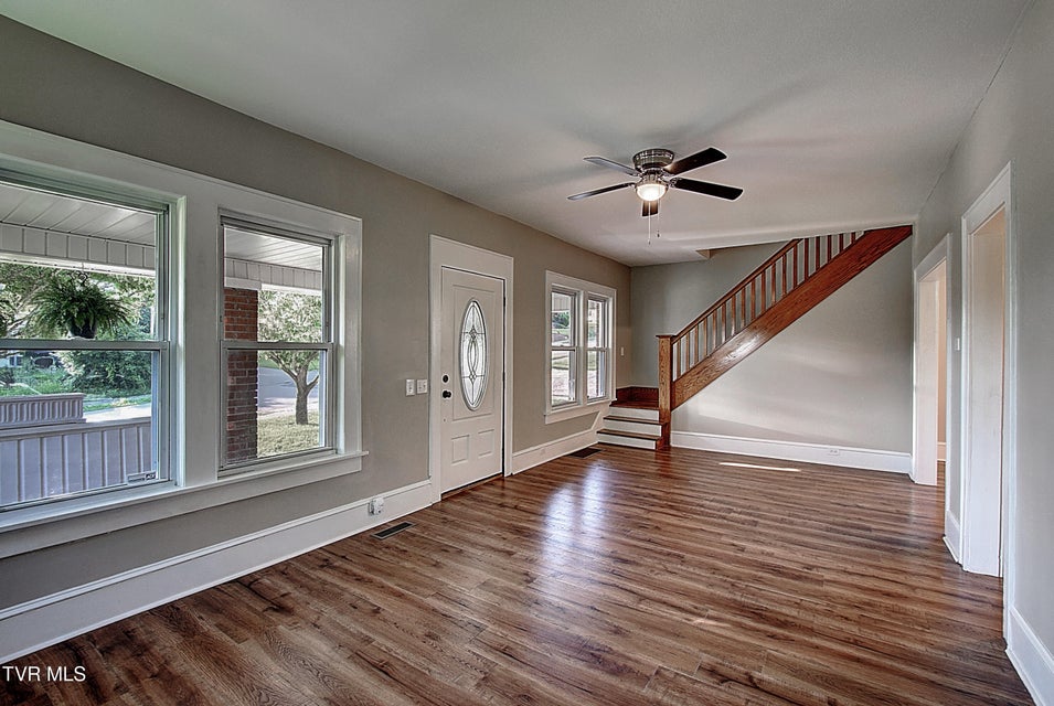 Photo #10: 511 Watauga Avenue