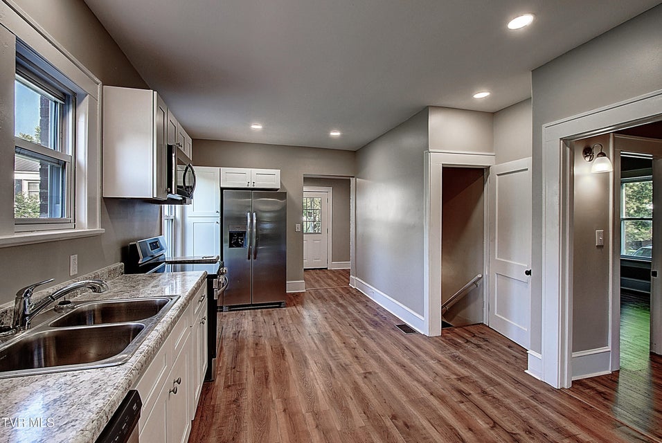 Photo #16: 511 Watauga Avenue