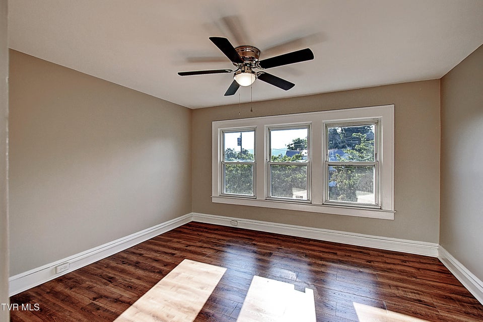 Photo #28: 511 Watauga Avenue