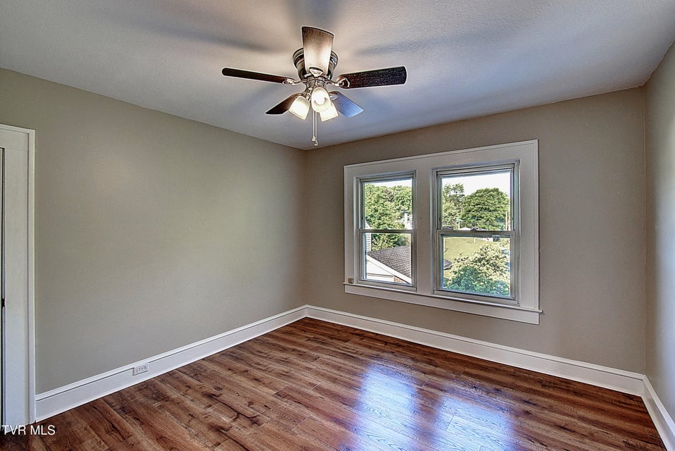 Photo #32: 511 Watauga Avenue