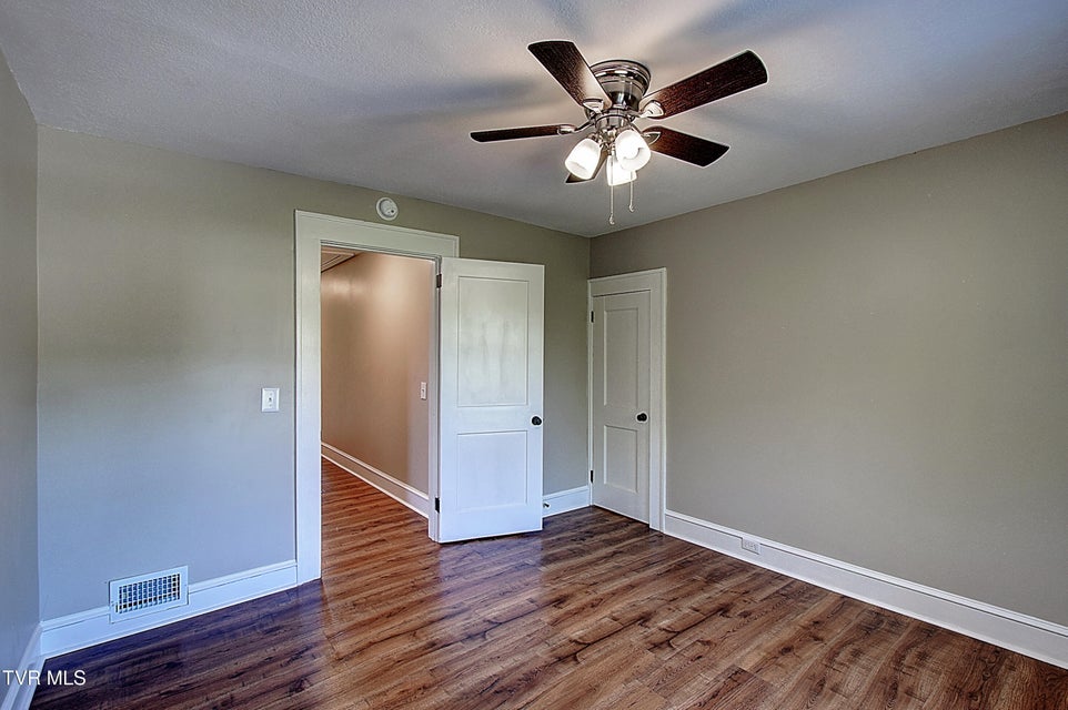 Photo #33: 511 Watauga Avenue