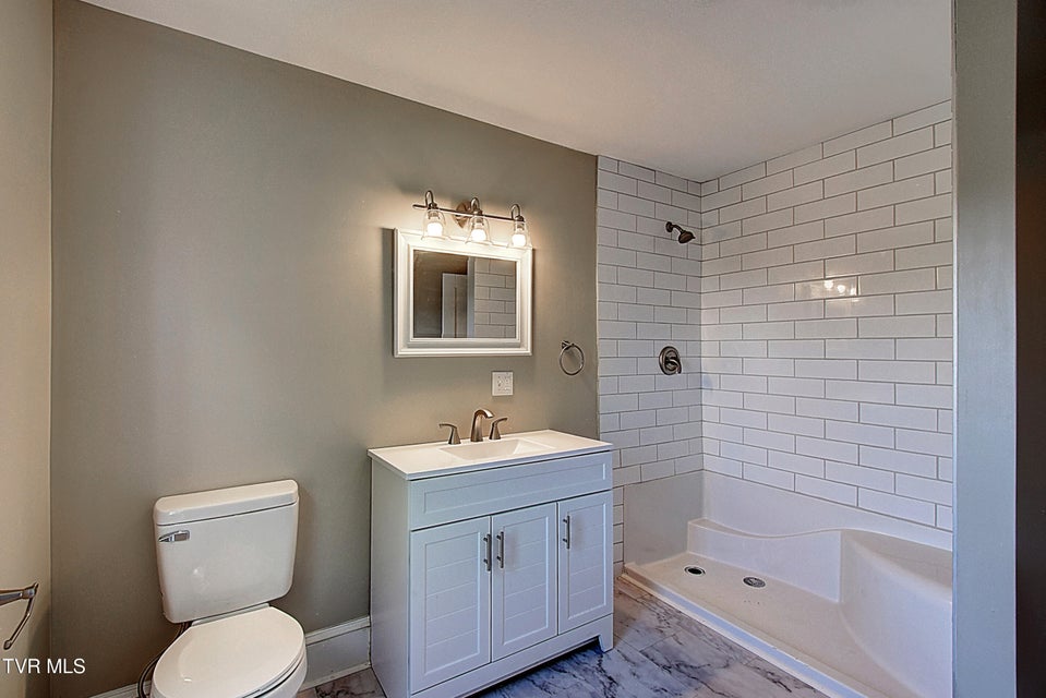 Photo #35: 511 Watauga Avenue