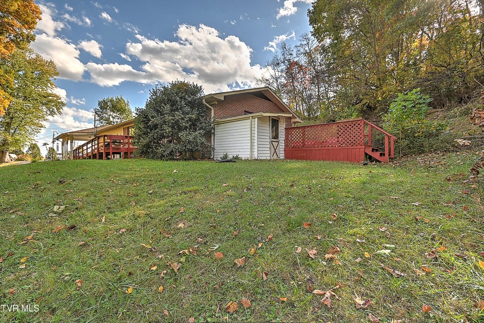 Photo #4: 624 Rogers Avenue