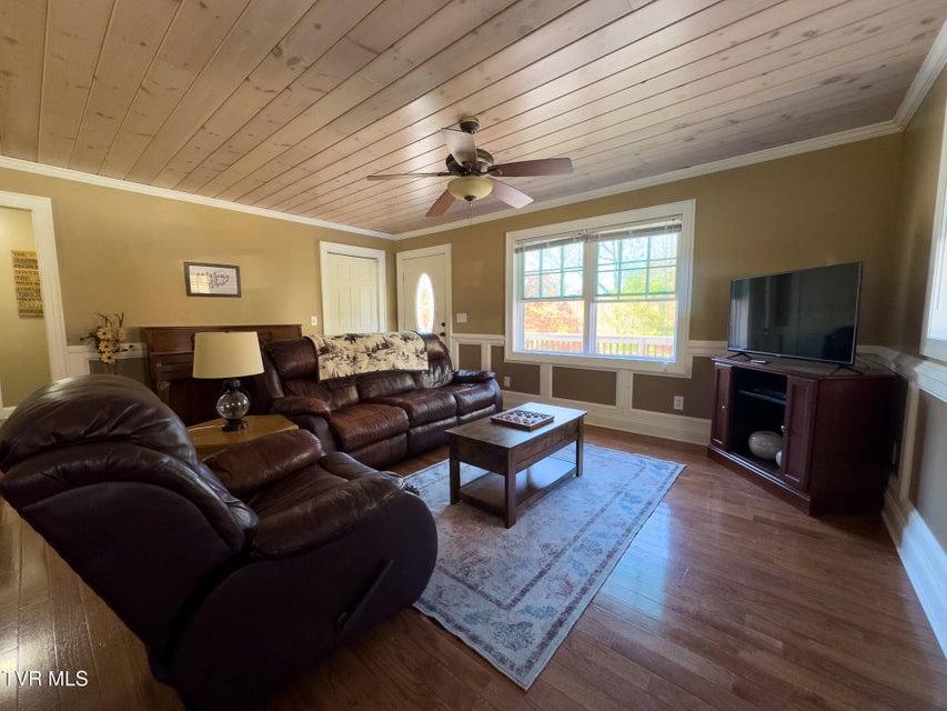 Photo #10: 353 Hemlock Street