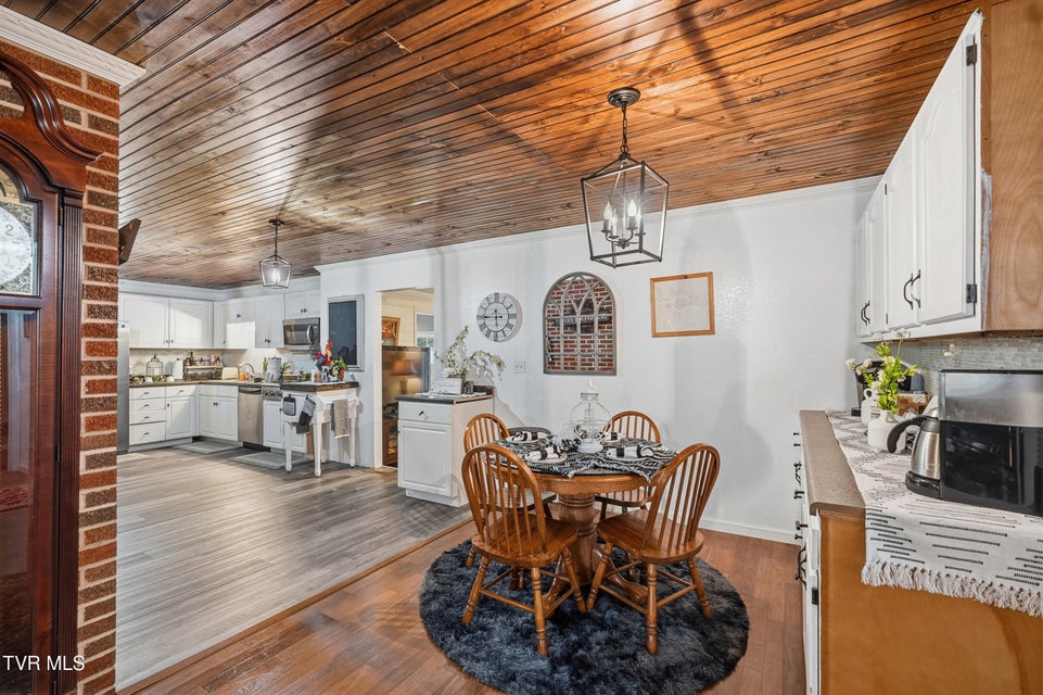 Photo #29: 5186 Lick Creek Road