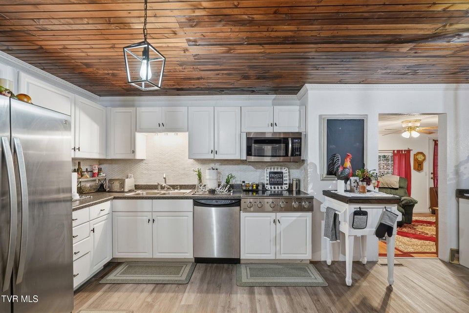 Photo #32: 5186 Lick Creek Road