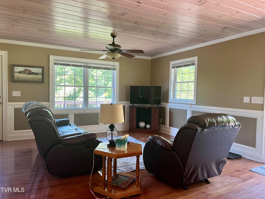 Photo #11: 353 Hemlock Street