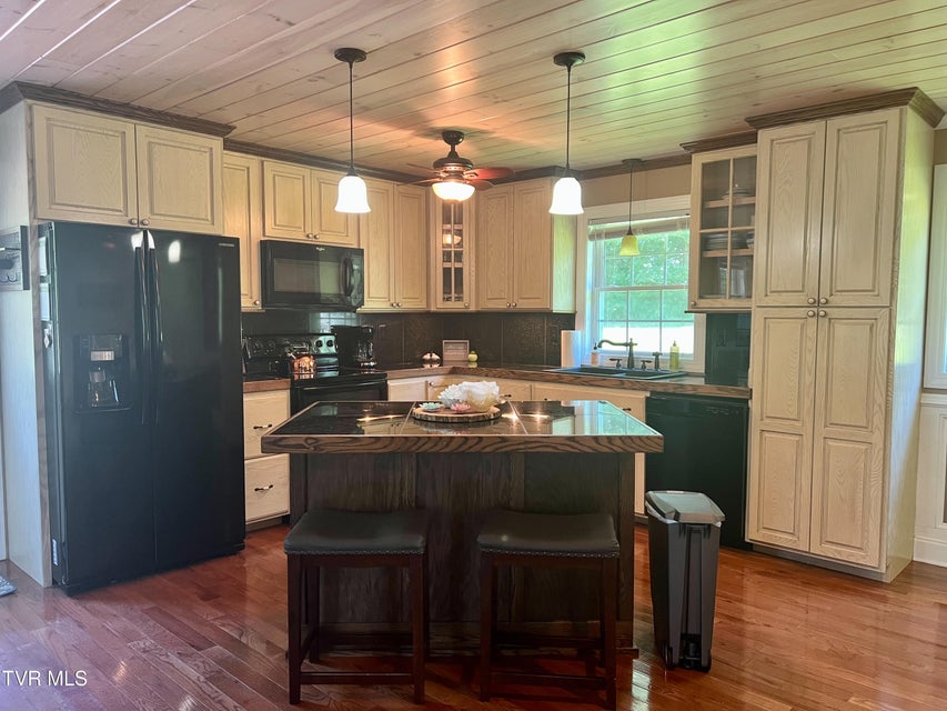 Photo #14: 353 Hemlock Street