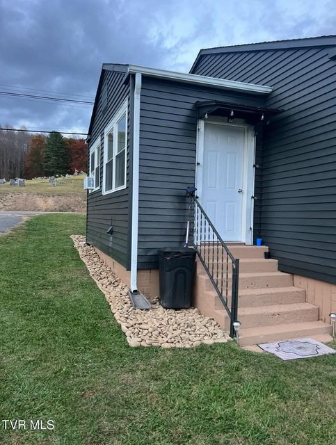 Photo #3: 800 Main Street