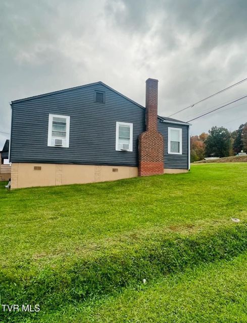 Photo #4: 800 Main Street