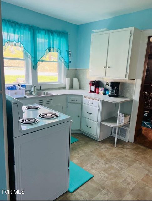 Photo #11: 800 Main Street