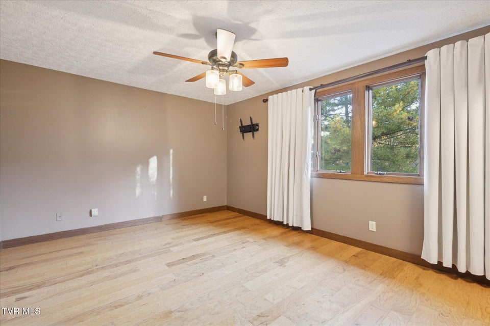 Photo #27: 137 Columbine Rd Road