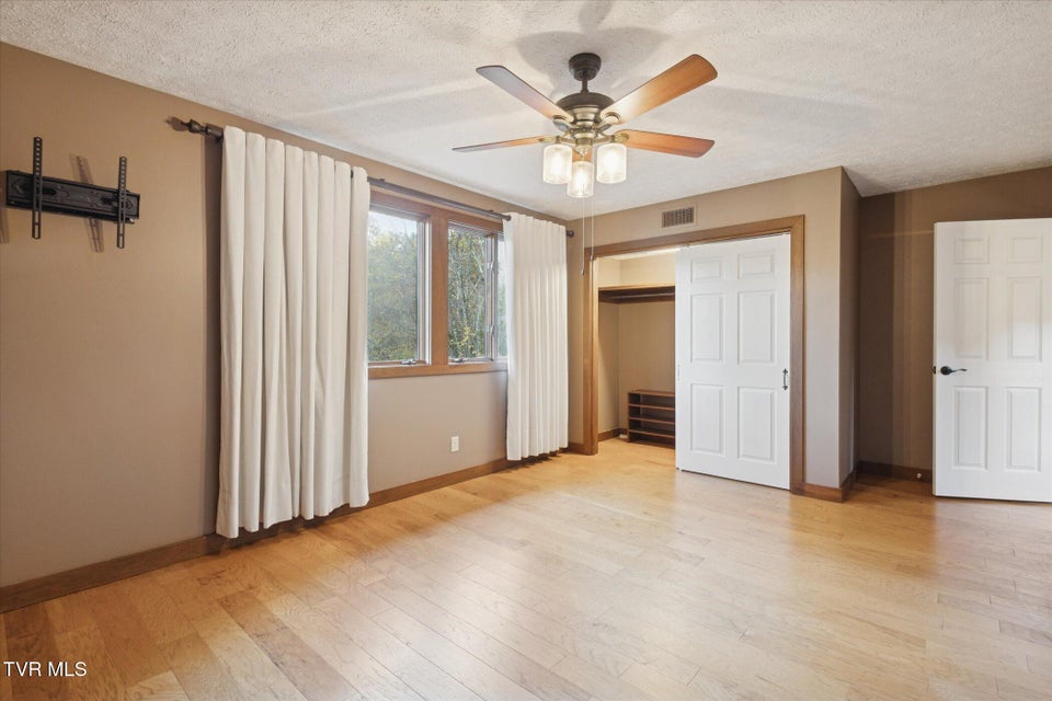 Photo #28: 137 Columbine Rd Road