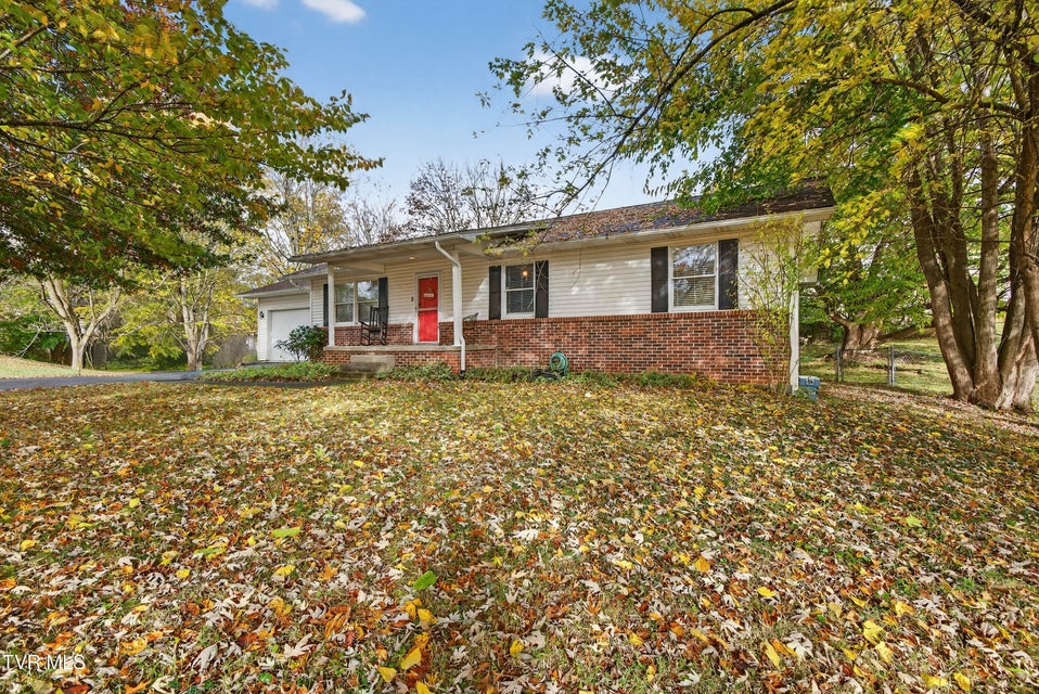 Photo #2: 825 Edgemont North Street