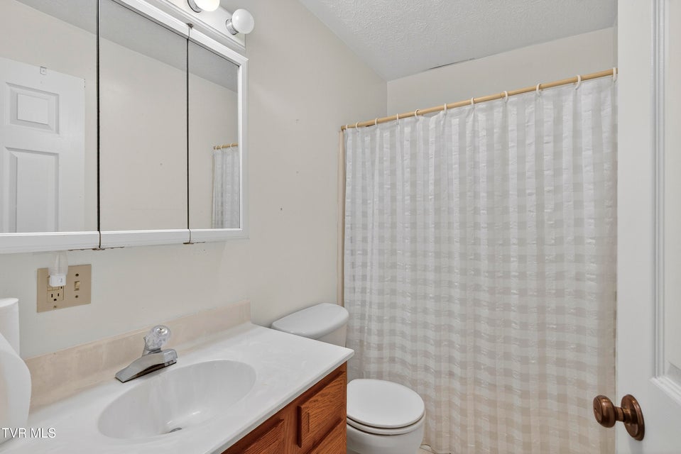 Photo #17: 825 Edgemont North Street