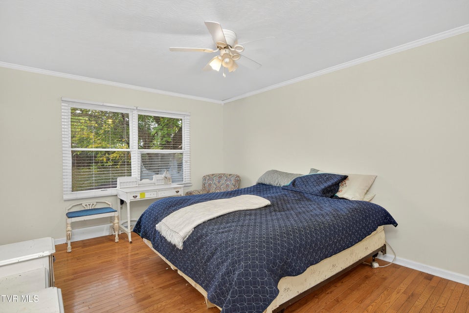 Photo #11: 825 Edgemont North Street