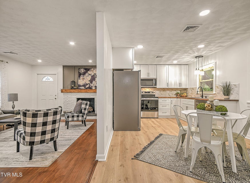 Photo #10: 425 Seminole Road