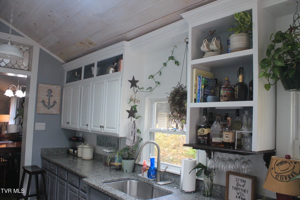 Photo #5: 215 Stafford Street