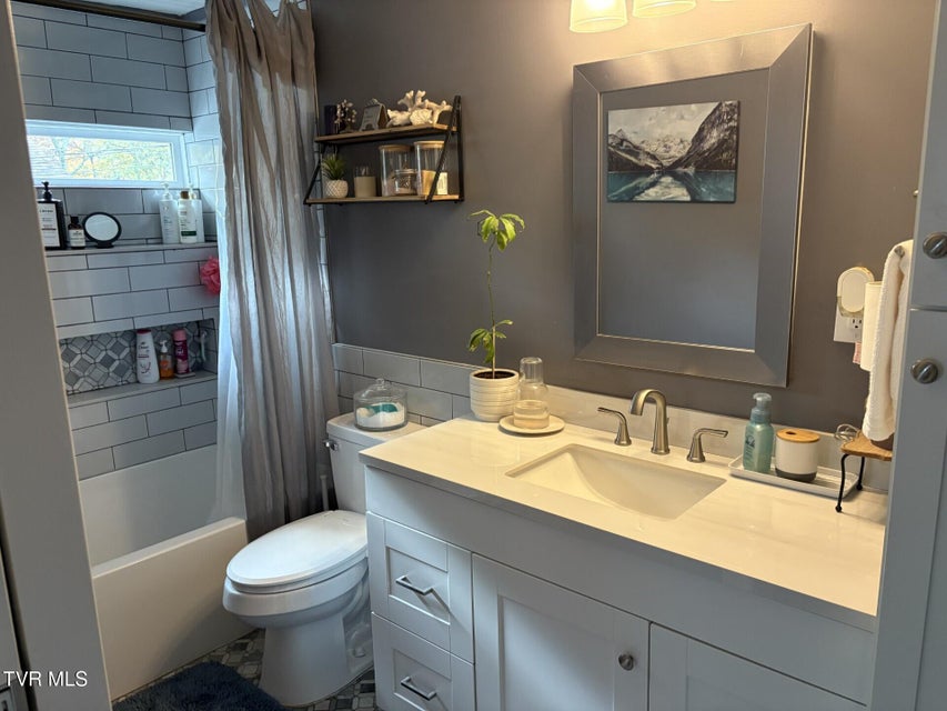 Photo #8: 215 Stafford Street