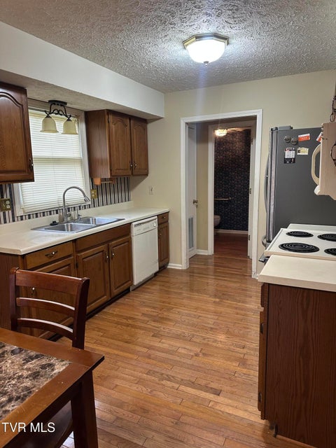 Photo #5: 4 Windridge Court