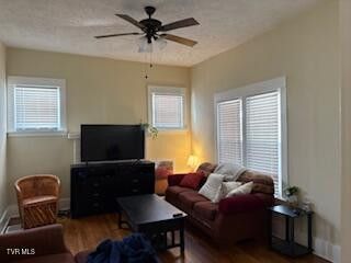 Photo #31: 921 Edgemont Avenue