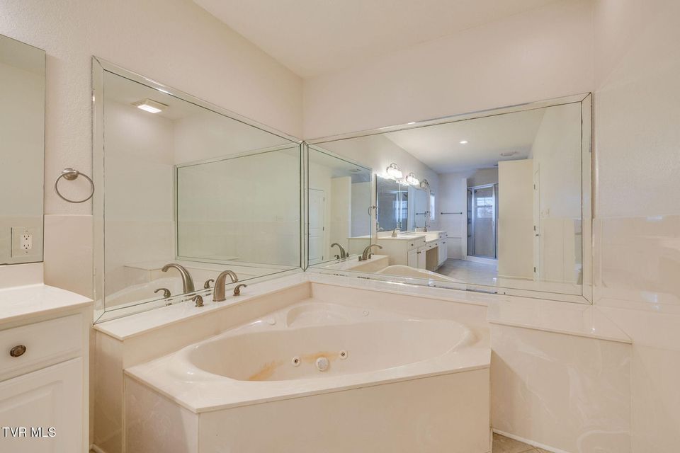 Photo #28: 27 Preakness Way