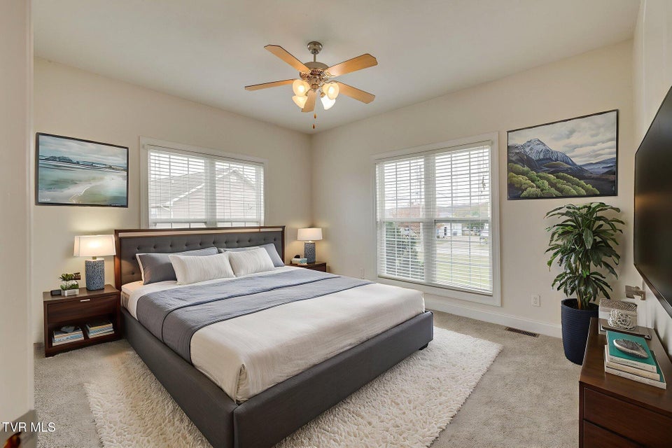 Photo #31: 27 Preakness Way